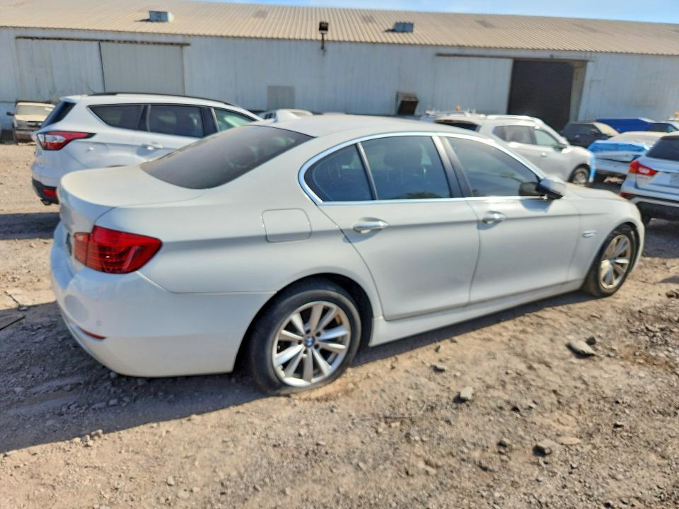 Photo 3 from auction – 2016 BMW 528 with VIN WBA5A7C52GG149947