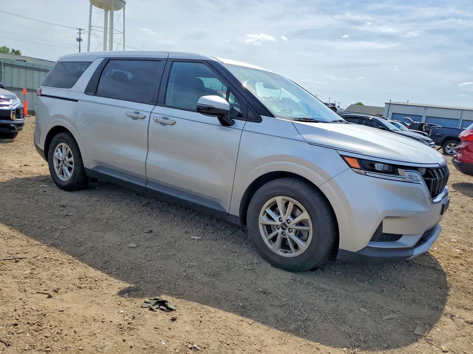 Photo 4 from auction – 2023 KIA CARNIVAL with VIN KNDNB4H3XP6203989