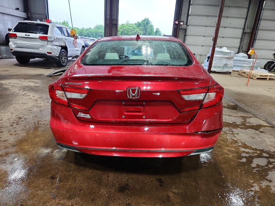 Photo 6 from auction – 2018 HONDA ACCORD with VIN 1HGCV1F1XJA067643