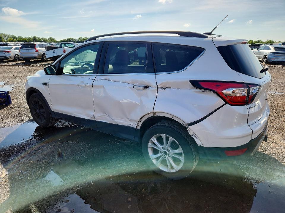 Photo 2 from auction – 2017 FORD ESCAPE with VIN 1FMCU0G9XHUE31578