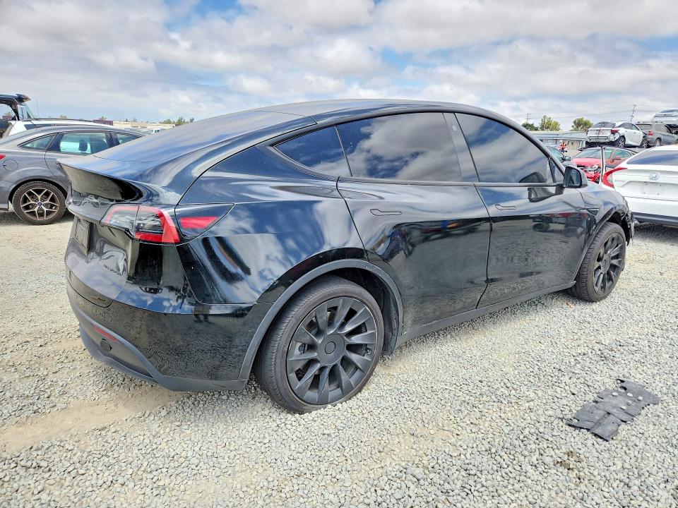 Photo 3 from auction – 2023 TESLA MODEL Y with VIN 7SAYGAEE2PF615575