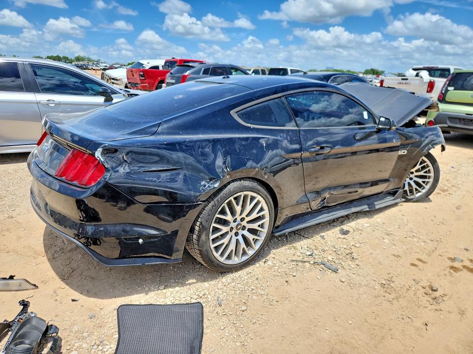 Photo 3 from auction – 2017 FORD MUSTANG with VIN 1FA6P8CF1H5329007
