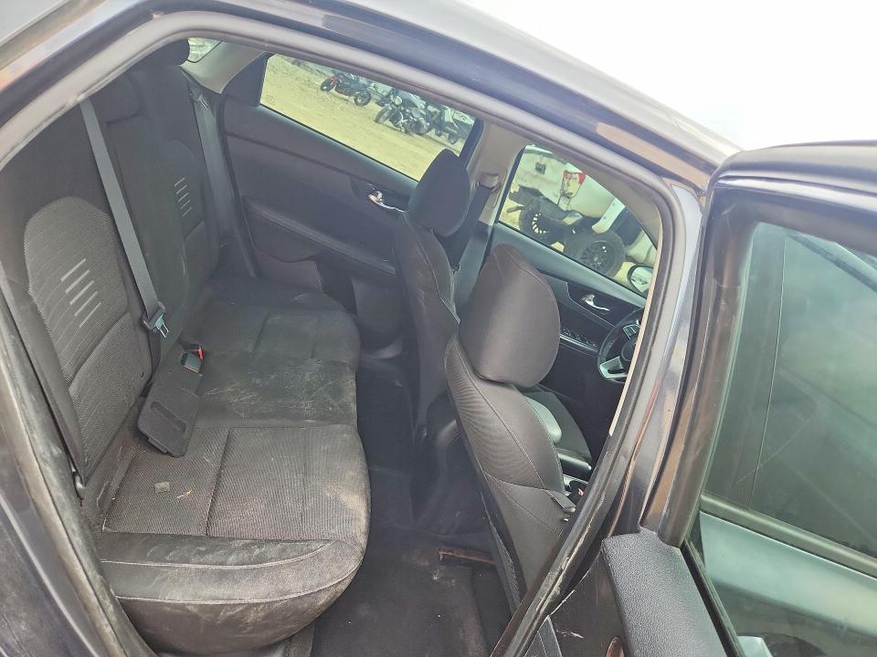 Photo 3 from auction – 2019 KIA FORTE with VIN 3KPF34AD3KE017444