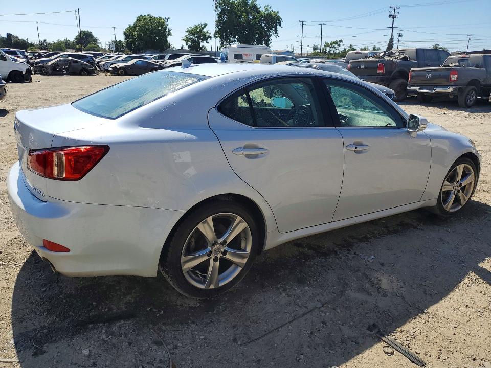Photo 3 from auction – 2011 LEXUS IS with VIN JTHBF5C28B5132493