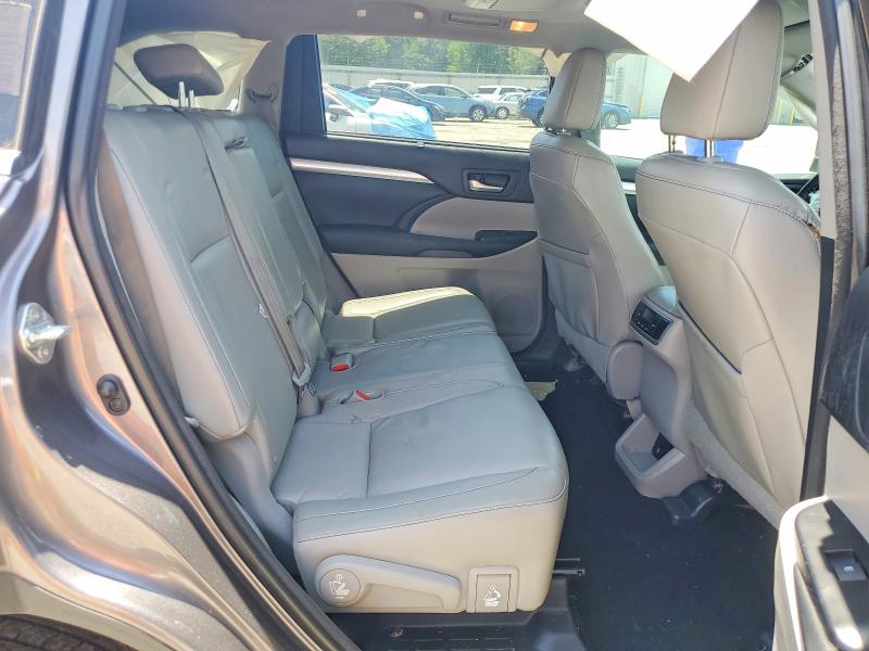 Photo 10 from auction – 2015 TOYOTA HIGHLANDER with VIN 5TDKKRFH3FS065063
