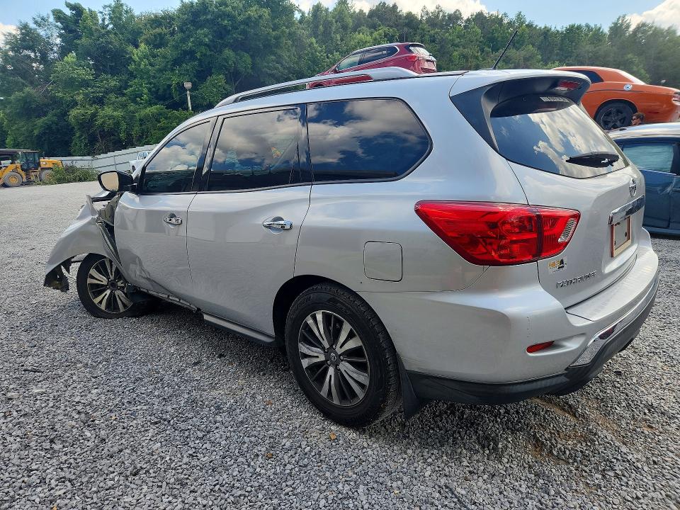 Photo 2 from auction – 2017 NISSAN PATHFINDER with VIN 5N1DR2MN2HC608259
