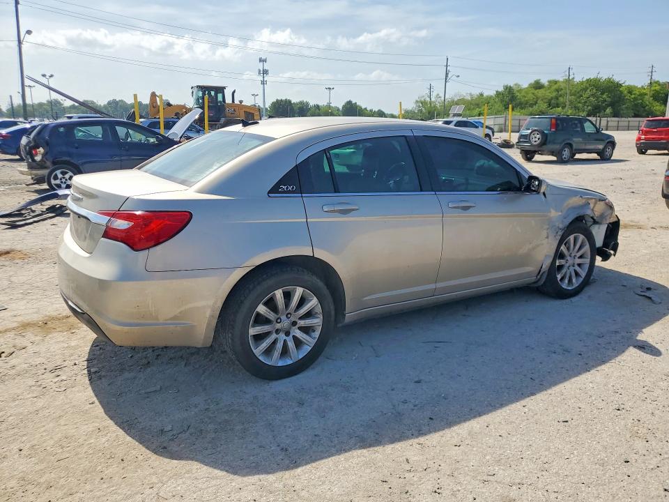 Photo 3 from auction – 2014 CHRYSLER 200 with VIN 1C3CCBBG2EN144920