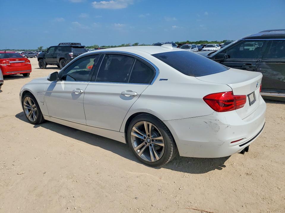 Фото 2 с аукциона – 2017 BMW 328I 4DR с VIN WBA8E1C32HA156897