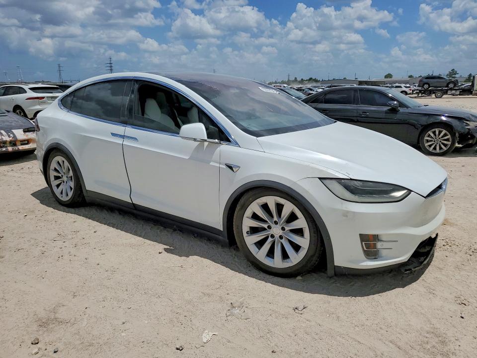Photo 4 from auction – 2017 TESLA MODEL X with VIN 5YJXCBE28HF049634