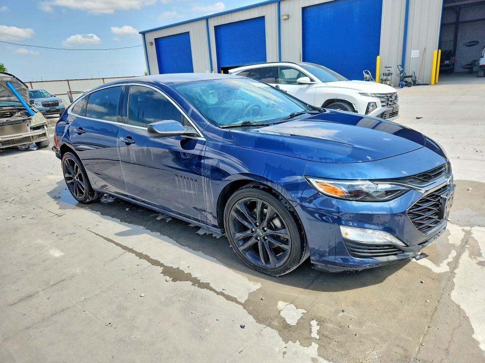 Photo 4 from auction – 2021 CHEVROLET MALIBU with VIN 1G1ZD5ST7MF087827