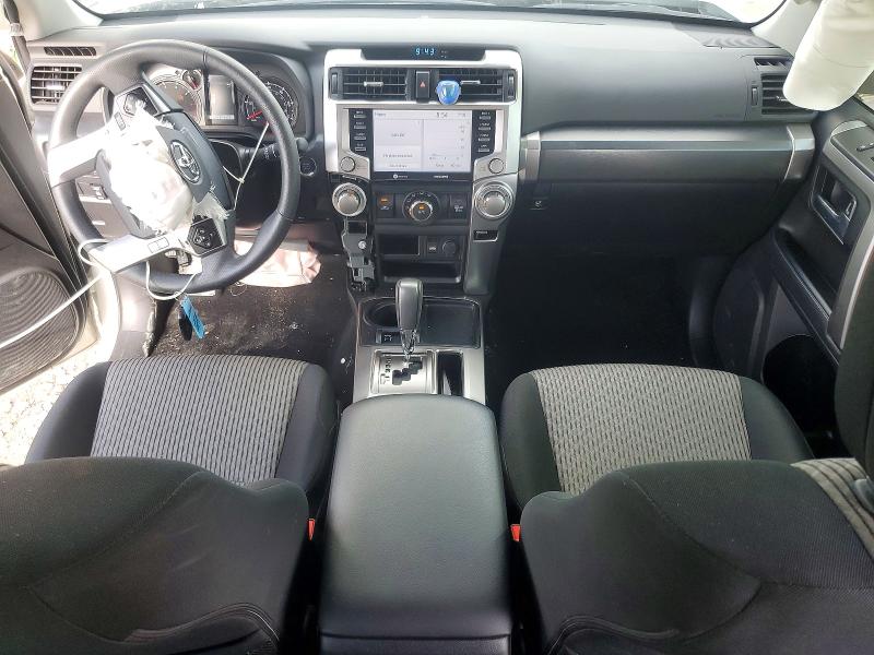 Photo 8 from auction – 2023 TOYOTA 4RUNNER with VIN JTEEU5JR1P5289211