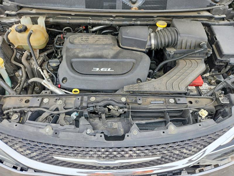 Photo 12 from auction – 2017 CHRYSLER PACIFICA with VIN 2C4RC1BG2HR777117