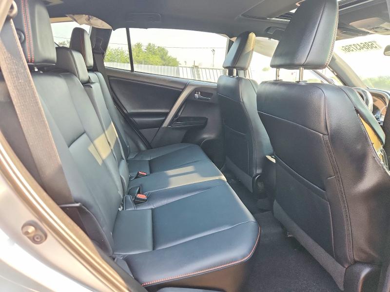 Photo 11 from auction – 2016 TOYOTA RAV4 with VIN 2T3JFREV4GW426761