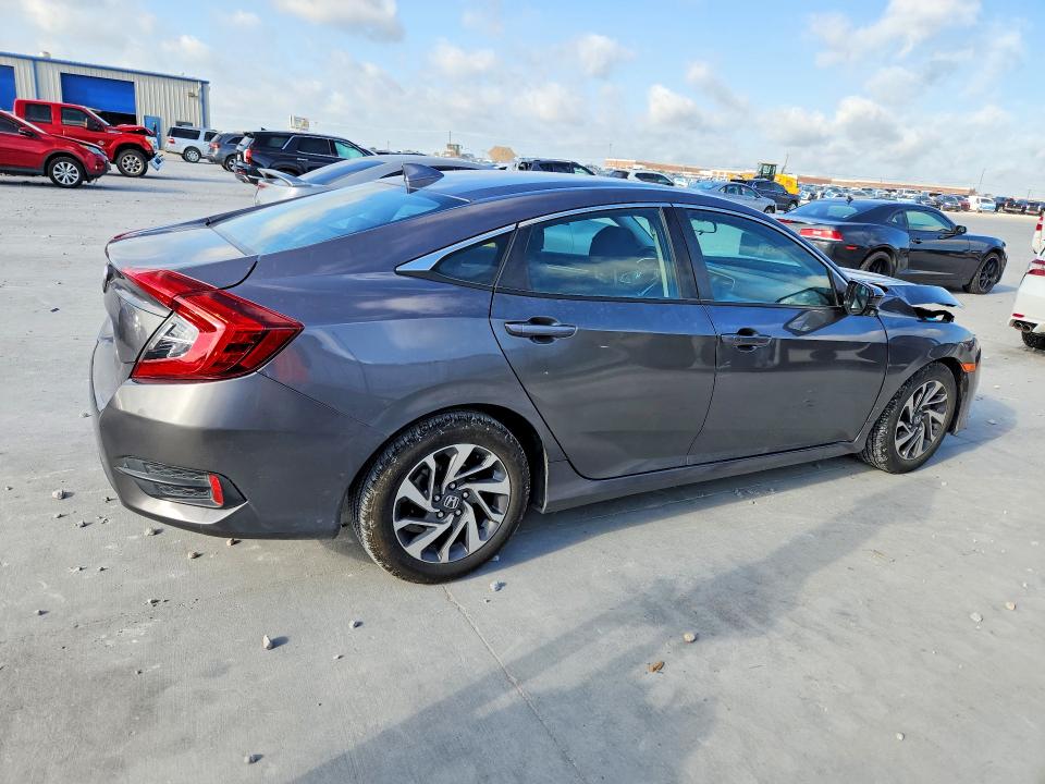 Photo 3 from auction – 2018 HONDA CIVIC with VIN 2HGFC2F7XJH544392