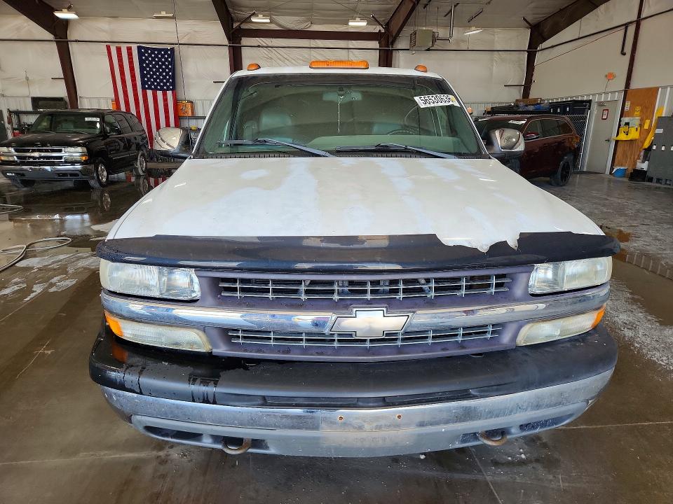 Photo 5 from auction – 2001 CHEVROLET SILVERADO with VIN 2GCEK19T811262633
