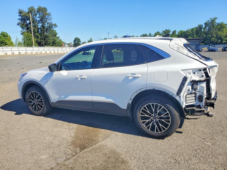 Photo 2 from auction – 2022 FORD ESCAPE with VIN 1FMCU0EZ3NUA18982