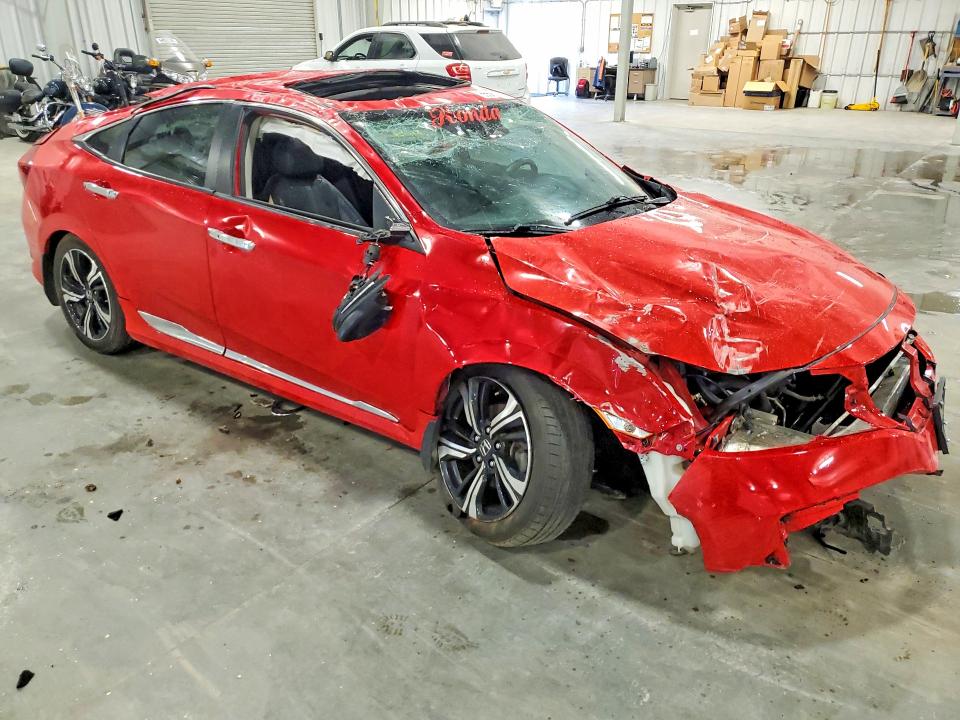 Photo 4 from auction – 2017 HONDA CIVIC with VIN 2HGFC1F98HH630953