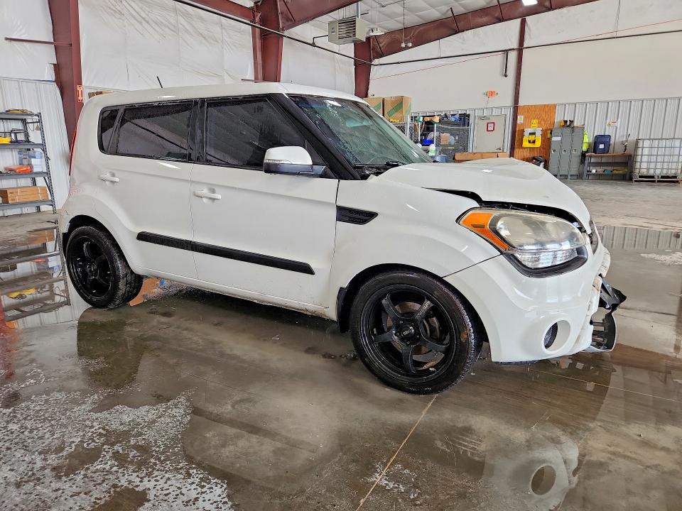 Photo 4 from auction – 2013 KIA SOUL with VIN KNDJT2A62D7553756