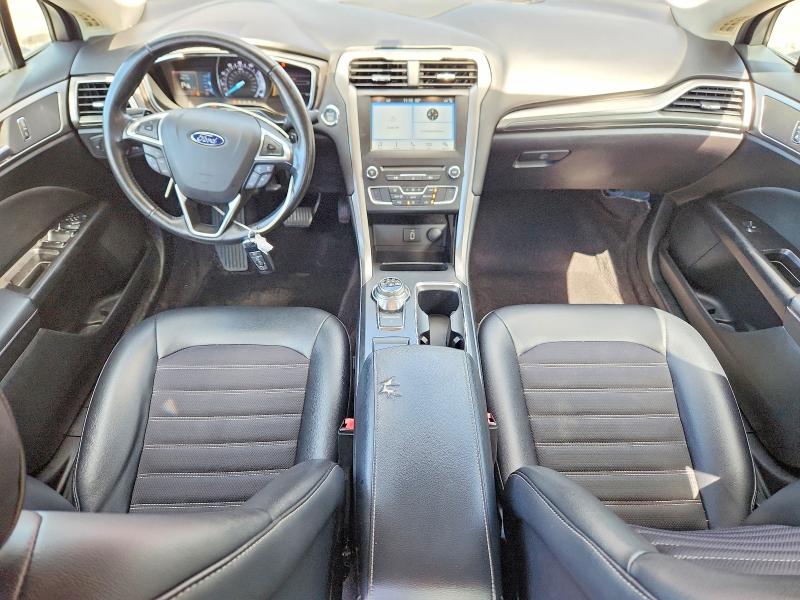 Photo 8 from auction – 2017 FORD FUSION with VIN 3FA6P0HD1HR189188