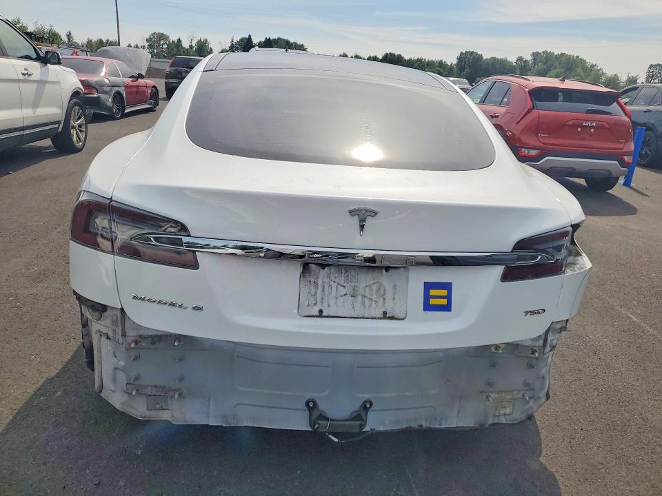 Photo 6 from auction – 2016 TESLA MODEL S with VIN 5YJSA1E27GF153010