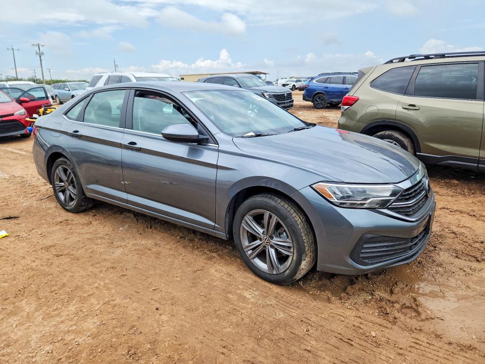 Photo 4 from auction – 2024 VOLKSWAGEN JETTA with VIN 3VWEM7BU4RM037773