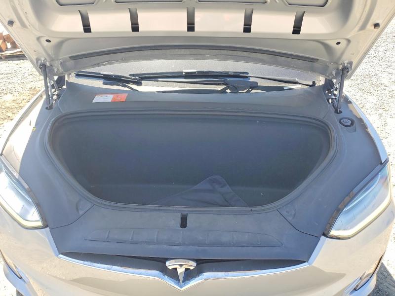 Photo 12 from auction – 2017 TESLA MODEL X with VIN 5YJXCDE22HF072547