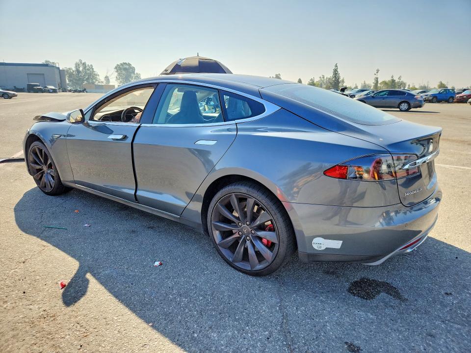 صورة رقم 2 من المزاد - 2014 TESLA MODEL S مع VIN 5YJSA1H16EFP36362