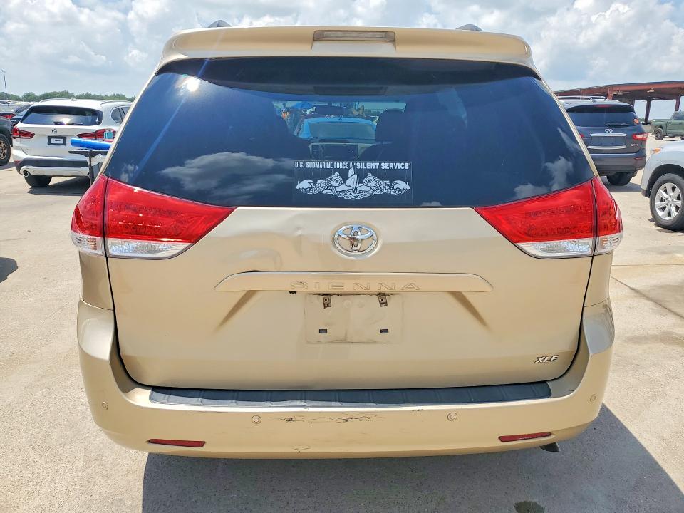 Photo 6 from auction – 2011 TOYOTA SIENNA with VIN 5TDYK3DC0BS085411