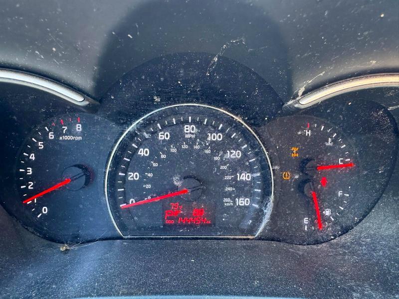 Photo 8 from auction – 2015 KIA SORENTO with VIN 5XYKTCA67FG652623