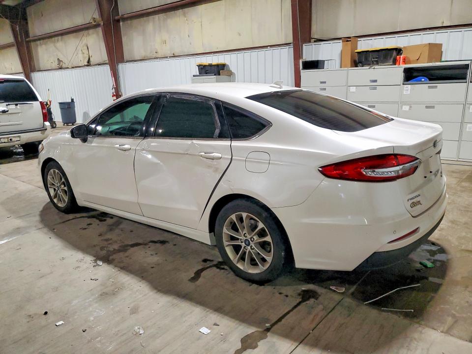 Photo 2 from auction – 2019 FORD FUSION with VIN 3FA6P0HDXKR214435