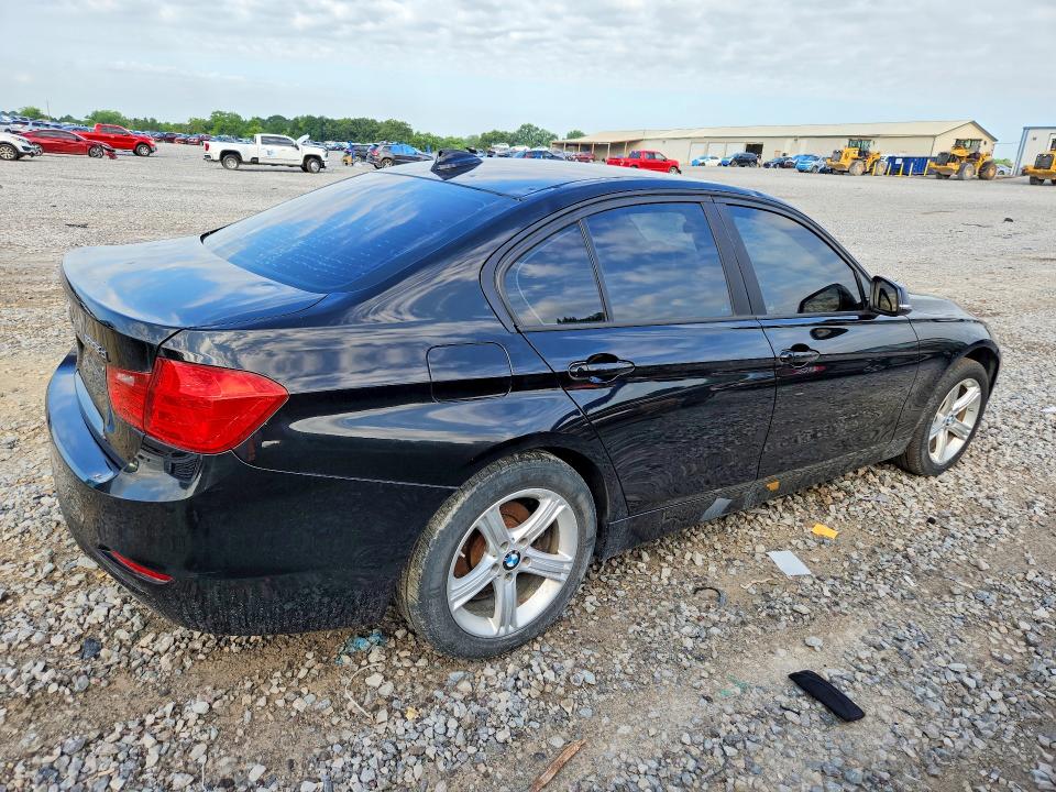Photo 3 from auction – 2014 BMW 328 with VIN WBA3D5C57EKX96230