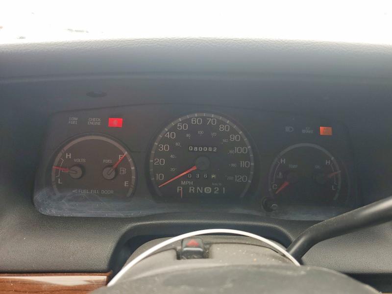 Photo 9 from auction – 2002 FORD CROWN VICTORIA with VIN 2FAFP73W92X152237