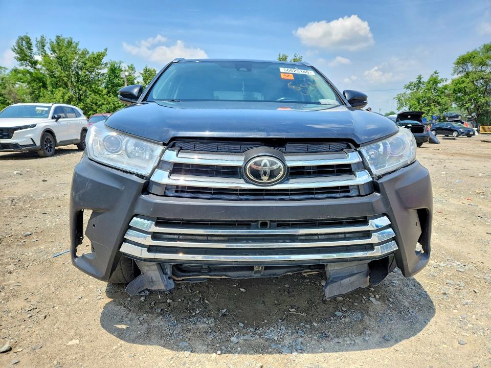 Photo 5 from auction – 2017 TOYOTA HIGHLANDER with VIN 5TDDZRFH0HS421203