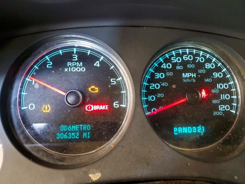 Photo 9 from auction – 2008 CHEVROLET TAHOE with VIN 1GNFC13098R167166