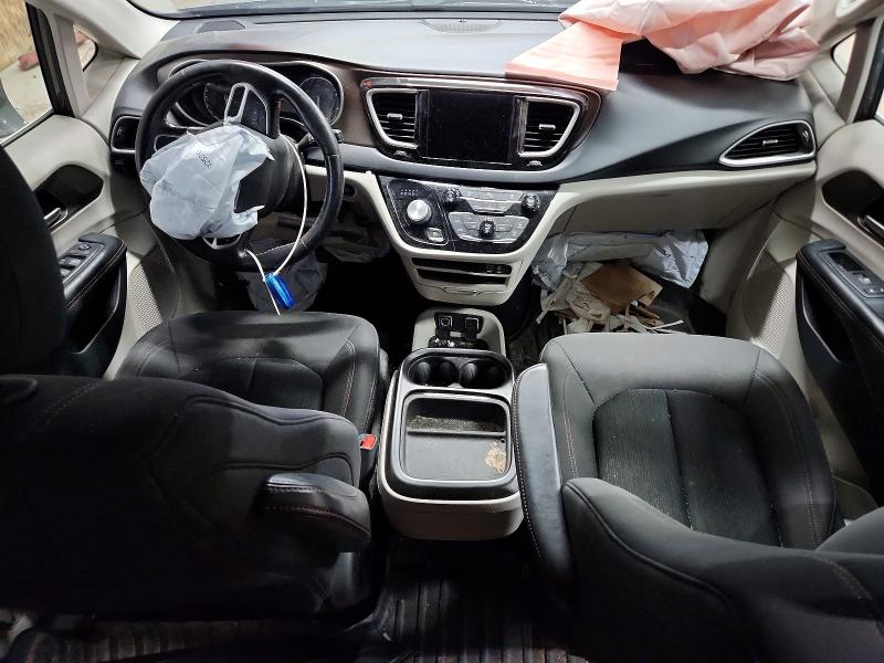 Photo 8 from auction – 2019 CHRYSLER PACIFICA with VIN 2C4RC1FG0KR733506
