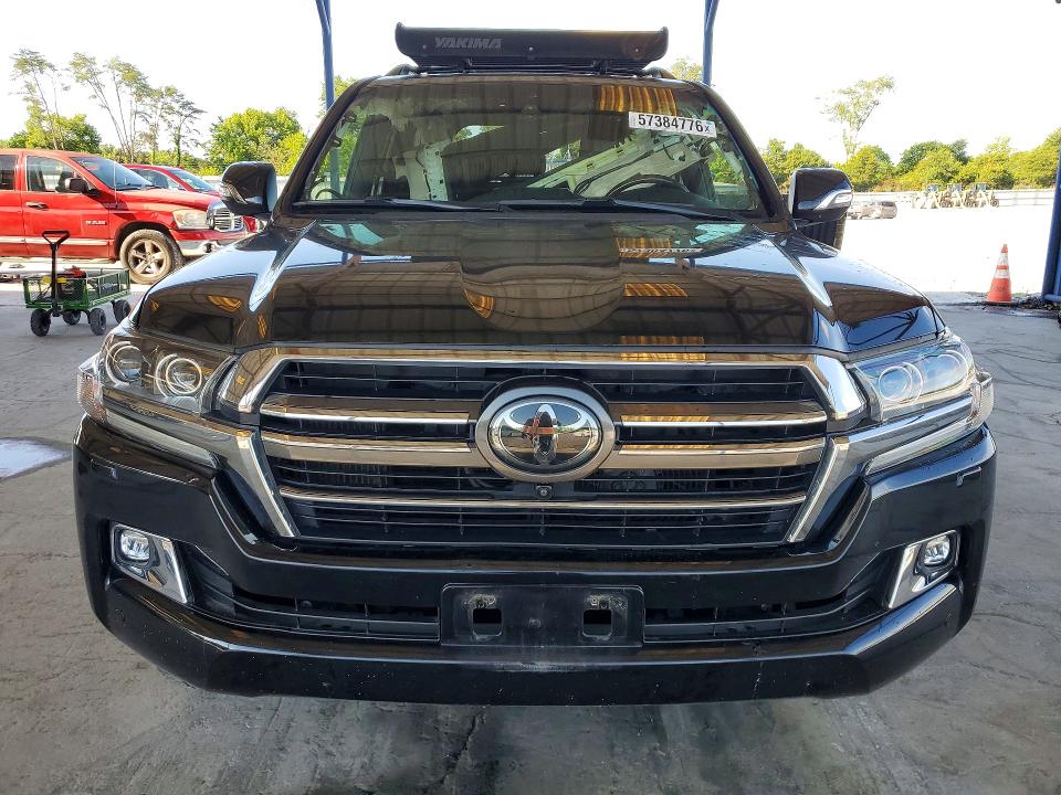 Photo 5 from auction – 2020 TOYOTA LAND CRUISER with VIN JTMCY7AJ0L4089619