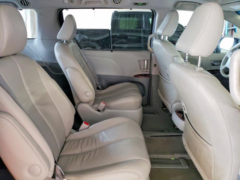 Снимка 11 от търг – 2014 TOYOTA SIENNA с VIN 5TDDK3DC2ES084781