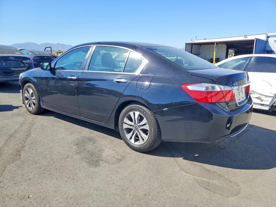 Photo 2 from auction – 2015 HONDA ACCORD with VIN 1HGCR2F32FA158263