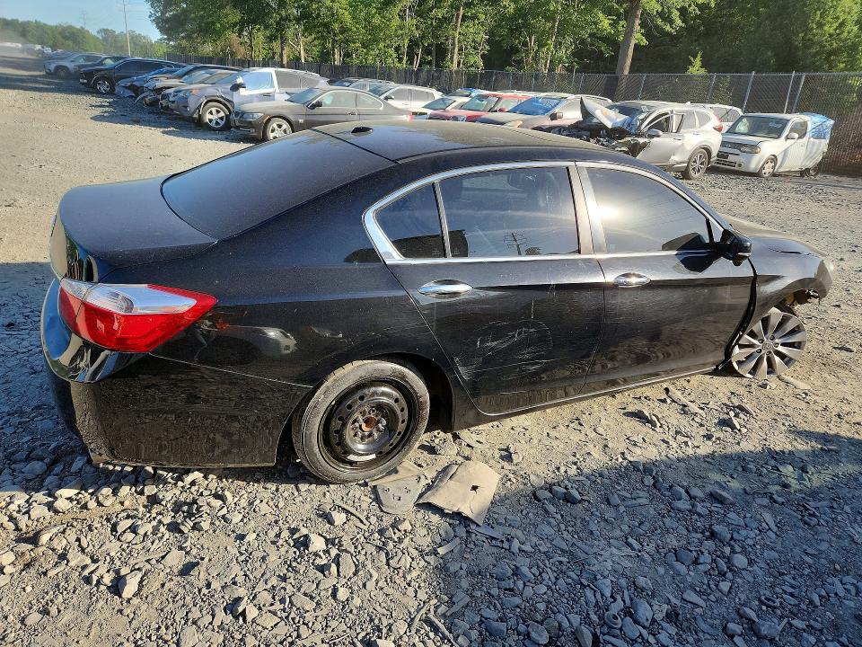 Photo 3 from auction – 2015 HONDA ACCORD with VIN 1HGCR2F83FA013454