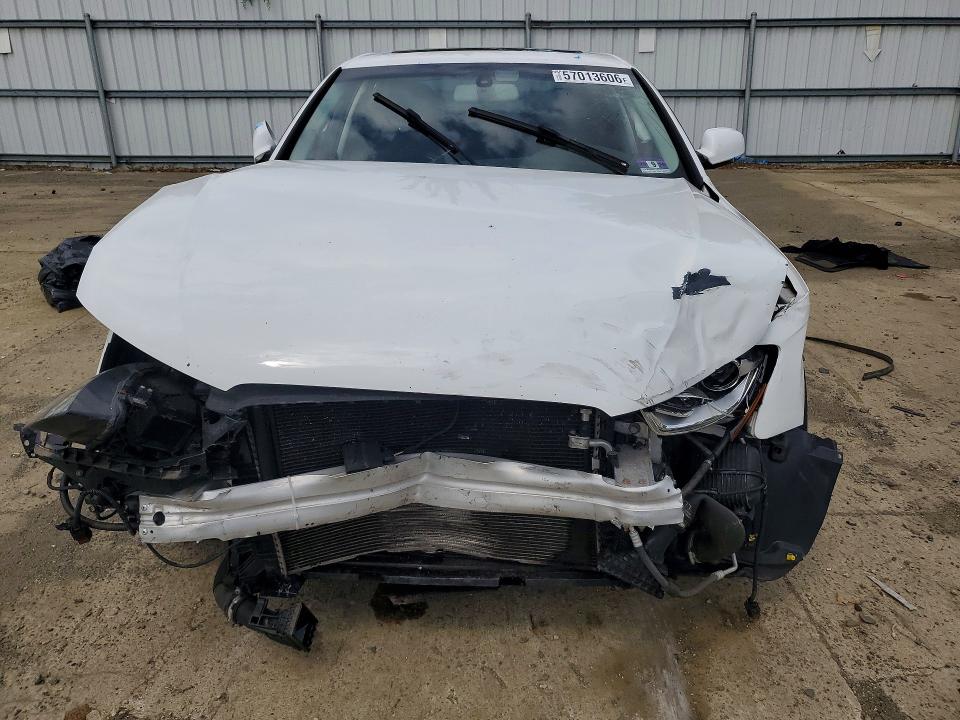 Photo 5 from auction – 2016 AUDI A4 with VIN WAUBFAFL4GN016324