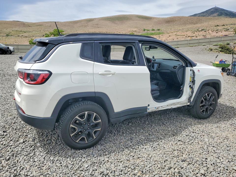 Photo 3 from auction – 2020 JEEP COMPASS with VIN 3C4NJDDB8LT163301