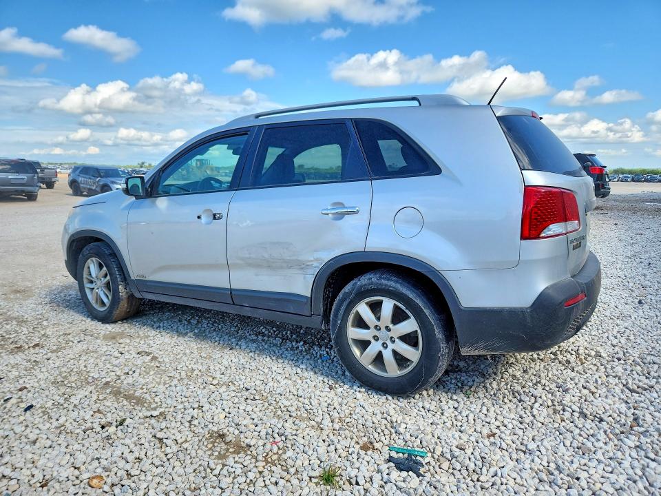 Photo 2 from auction – 2011 KIA SORENTO with VIN 5XYKTDA21DG327630