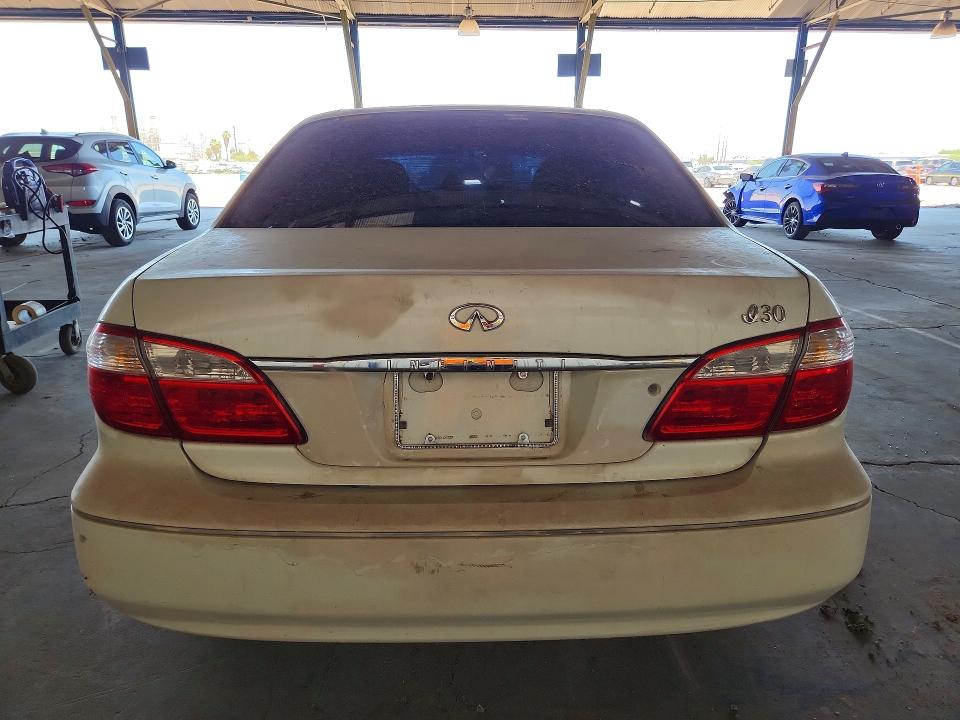 Photo 6 from auction – 2000 INFINITI I30 with VIN JNKCA31A7YT100981
