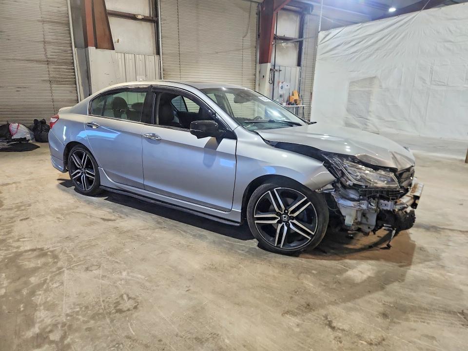 Photo 4 from auction – 2017 HONDA ACCORD with VIN 1HGCR3F99HA009586