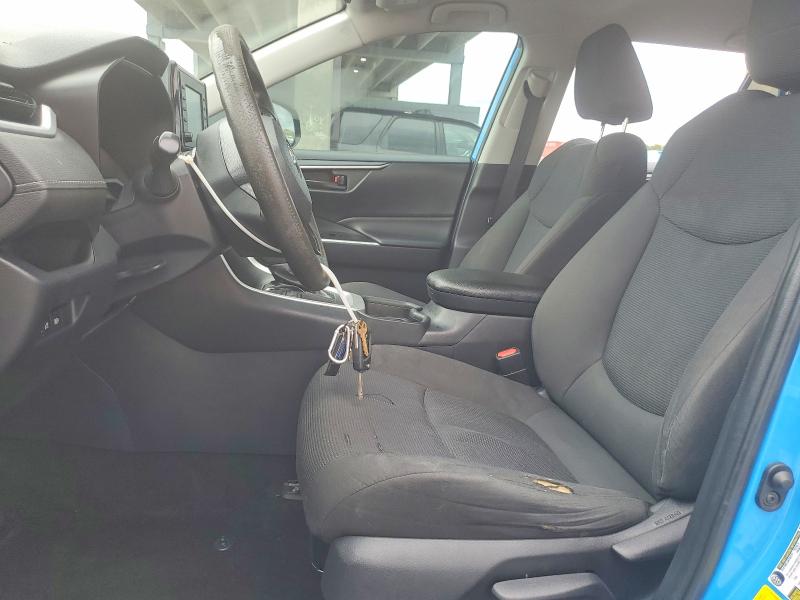 Photo 7 from auction – 2019 TOYOTA RAV4 with VIN 2T3H1RFV5KW036773