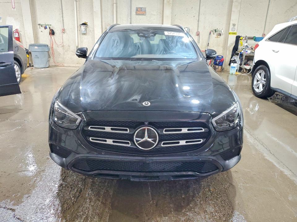 Photo 5 from auction – 2023 MERCEDES-BENZ E with VIN W1KZH6AB5PB117242