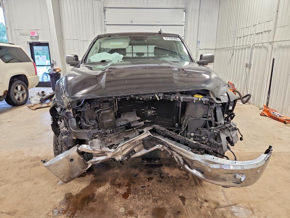 Photo 5 from auction – 2017 RAM 1500 with VIN 3C6RR7LT1HG593801