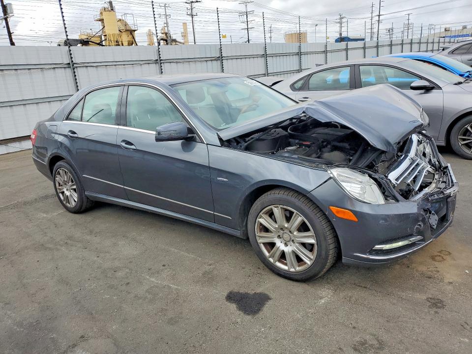 Photo 4 from auction – 2012 MERCEDES-BENZ E with VIN WDDHF8JB4CA552024