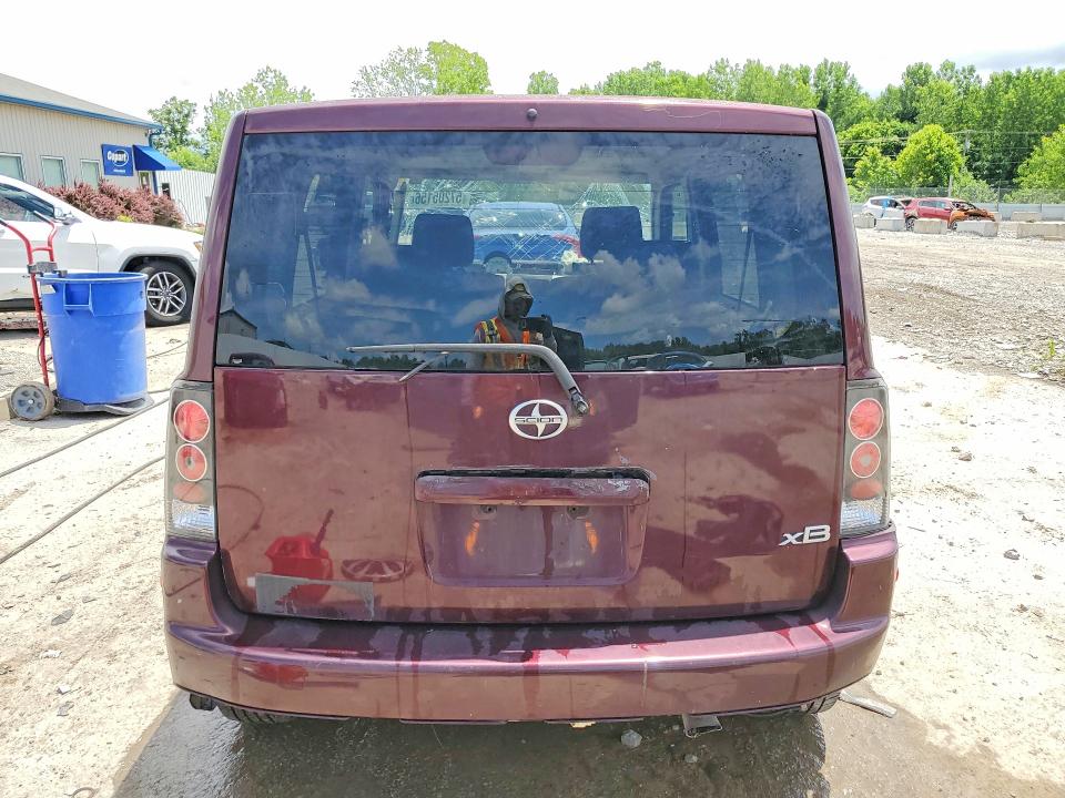 Photo 6 from auction – 2005 TOYOTA SCION with VIN JTLKT324250218180