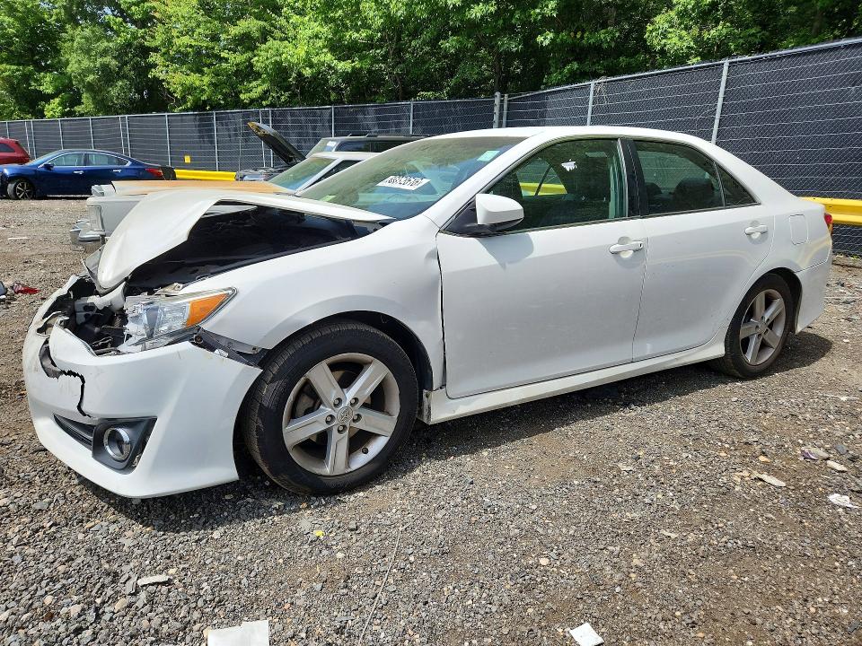 TOYOTA CAMRY 2014 z numerem VIN 4T1BF1FK9EU754273 - Zdjęcie z aukcji